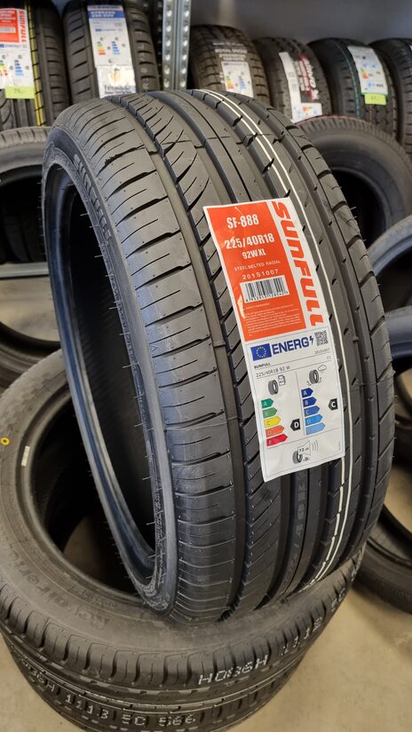 225/40R18 Sunfull SF-888